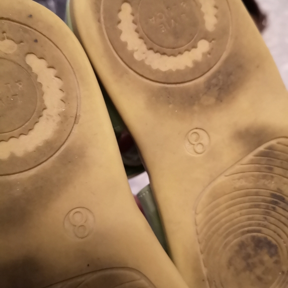 Livie and Luca Petals 8T - Picture 2 of 2